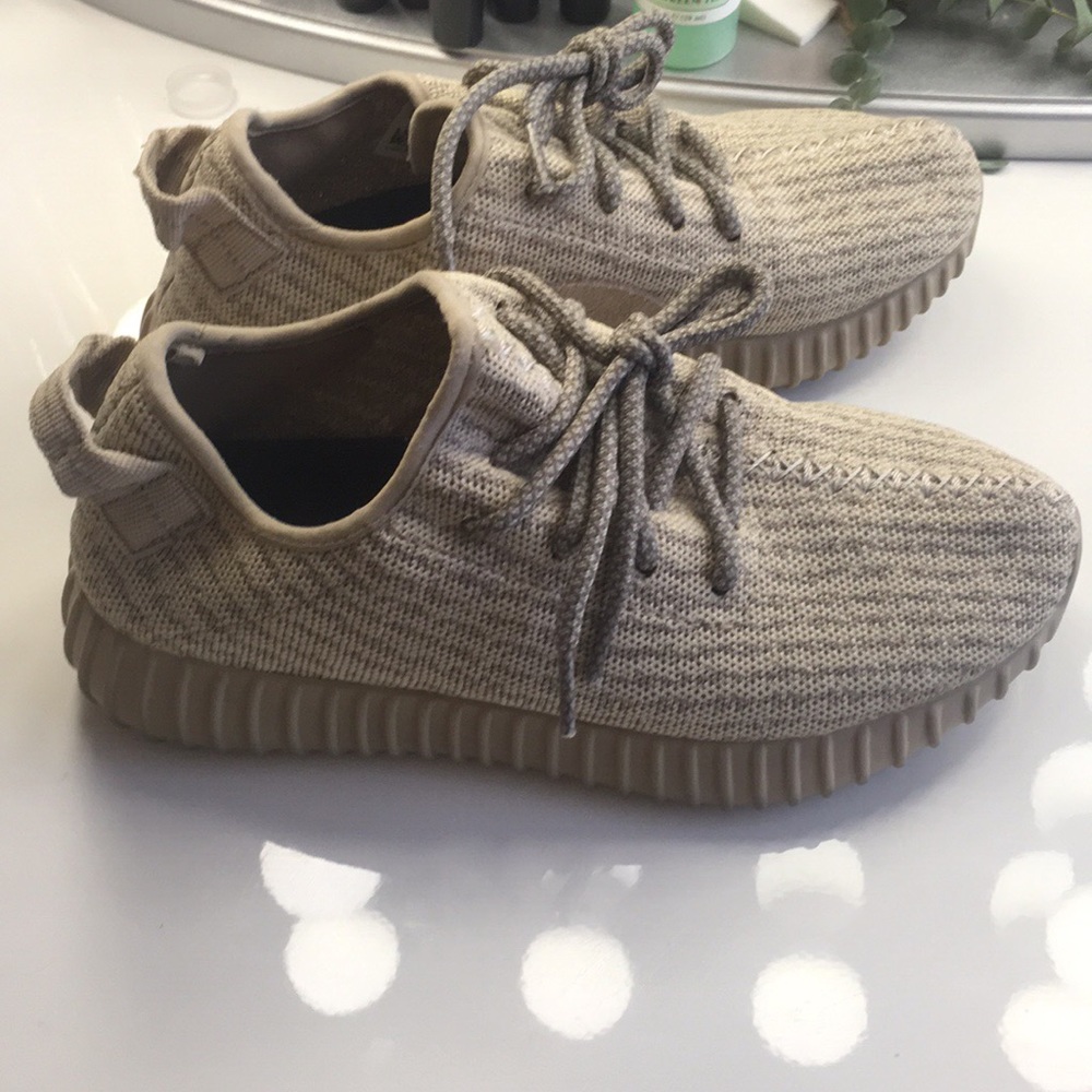 Not ath adidas yeezy boost👈🏽